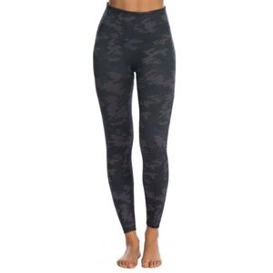 SPANX  high waisted Camo Leggings army green size medium.